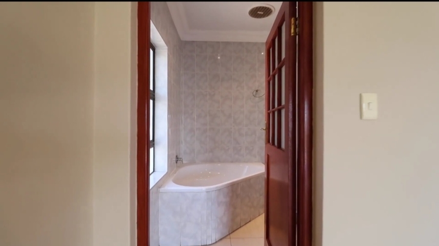 4 Bedroom Property for Sale in Ifafi North West